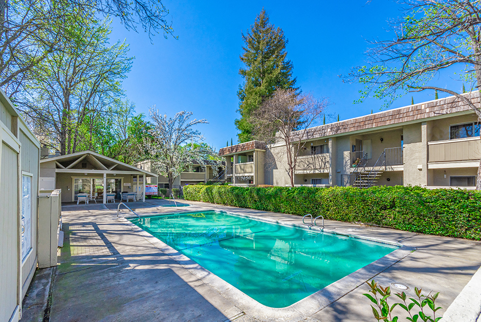 garden lane apartments bond hill Bette Wilde